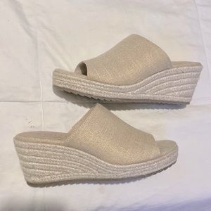 Soul Naturalizer Wedges
Oodles Slide
